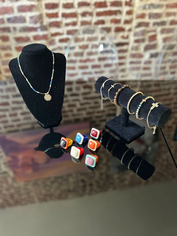 Bague Pop Art. Six modèles. Différents coloris – Image 17