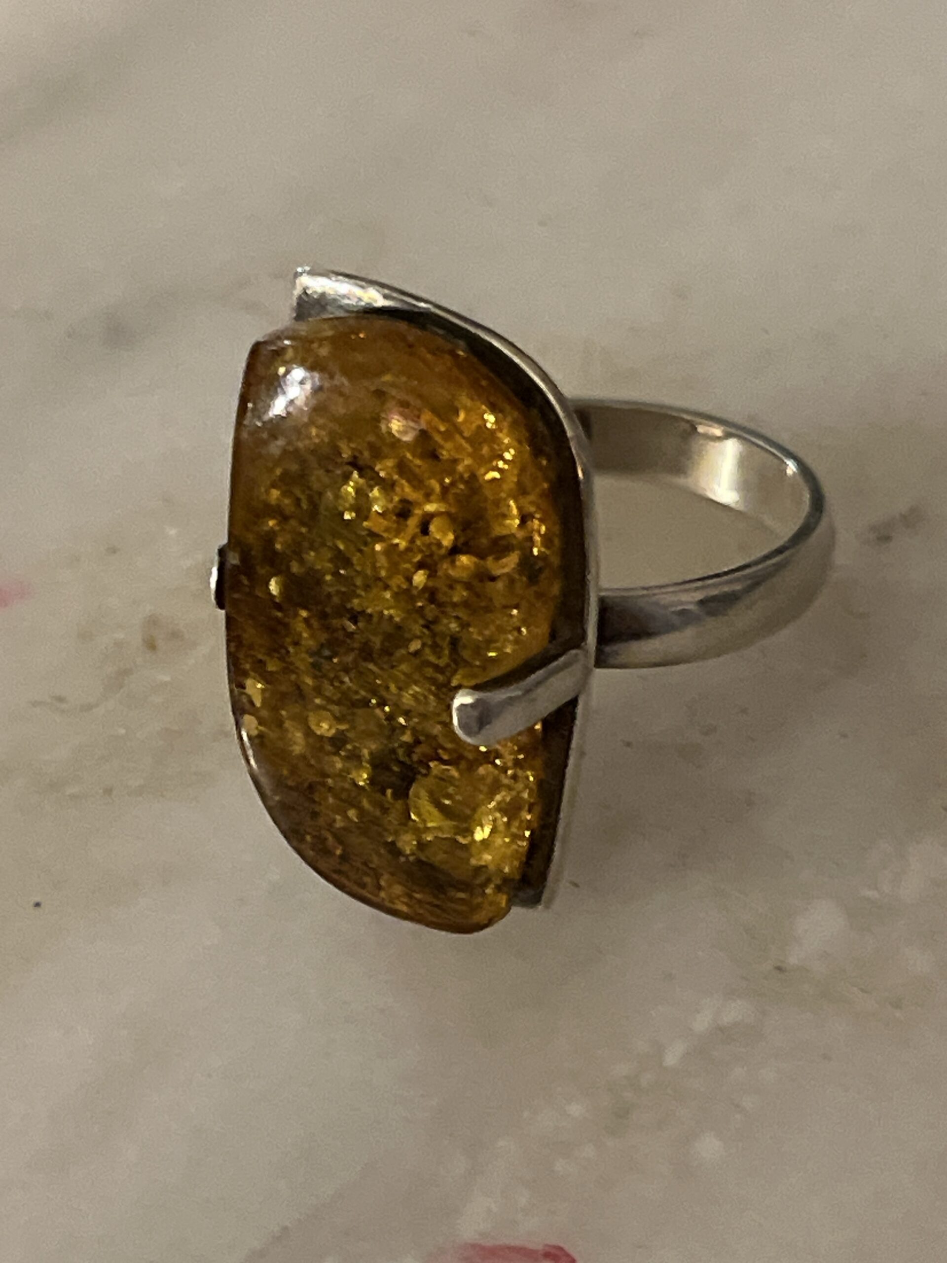 Bague Ambre Miel
Argent massif. Revisitée par AMOREPIATTU – Image 8