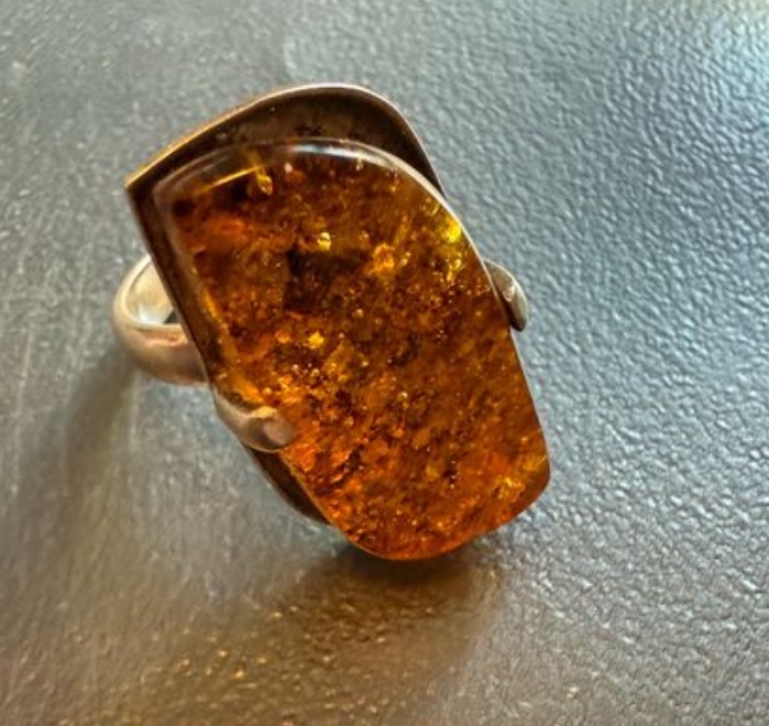 Bague Ambre Miel
Argent massif. Revisitée par AMOREPIATTU – Image 3