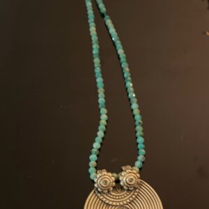 Collier émeraudes facetées et argent 925. Pièces Phare