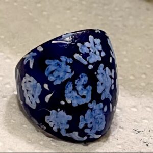 Bague Éclat Suspendu. Mémoire d’Acrylique. Pièce unique AMOREPIATTU