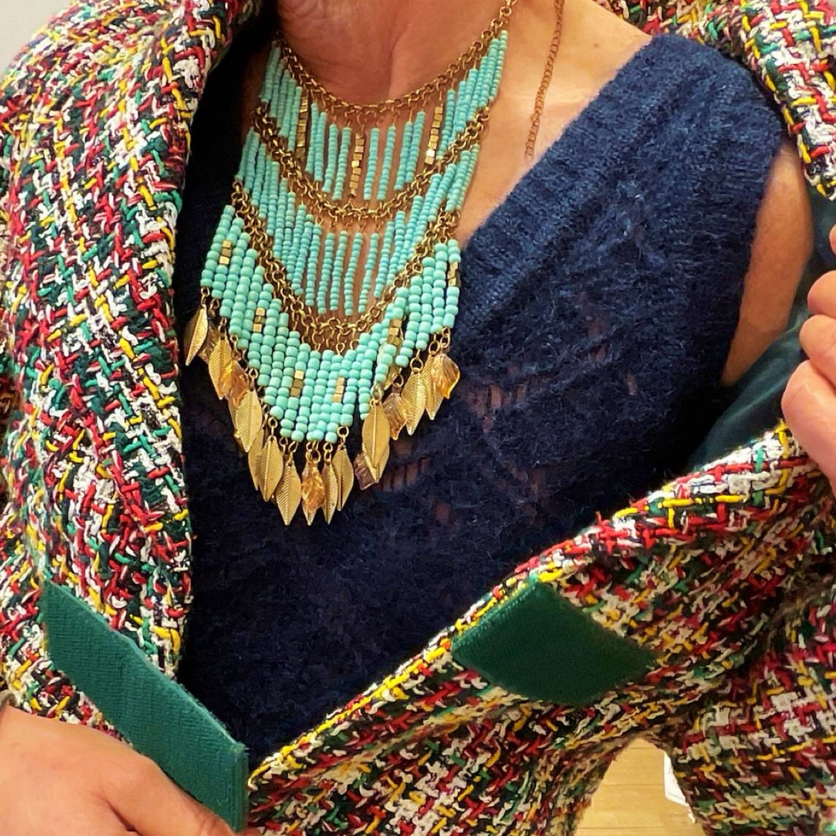 Collier Plastron Turquoise et Laiton – Résonance Azur – Image 7