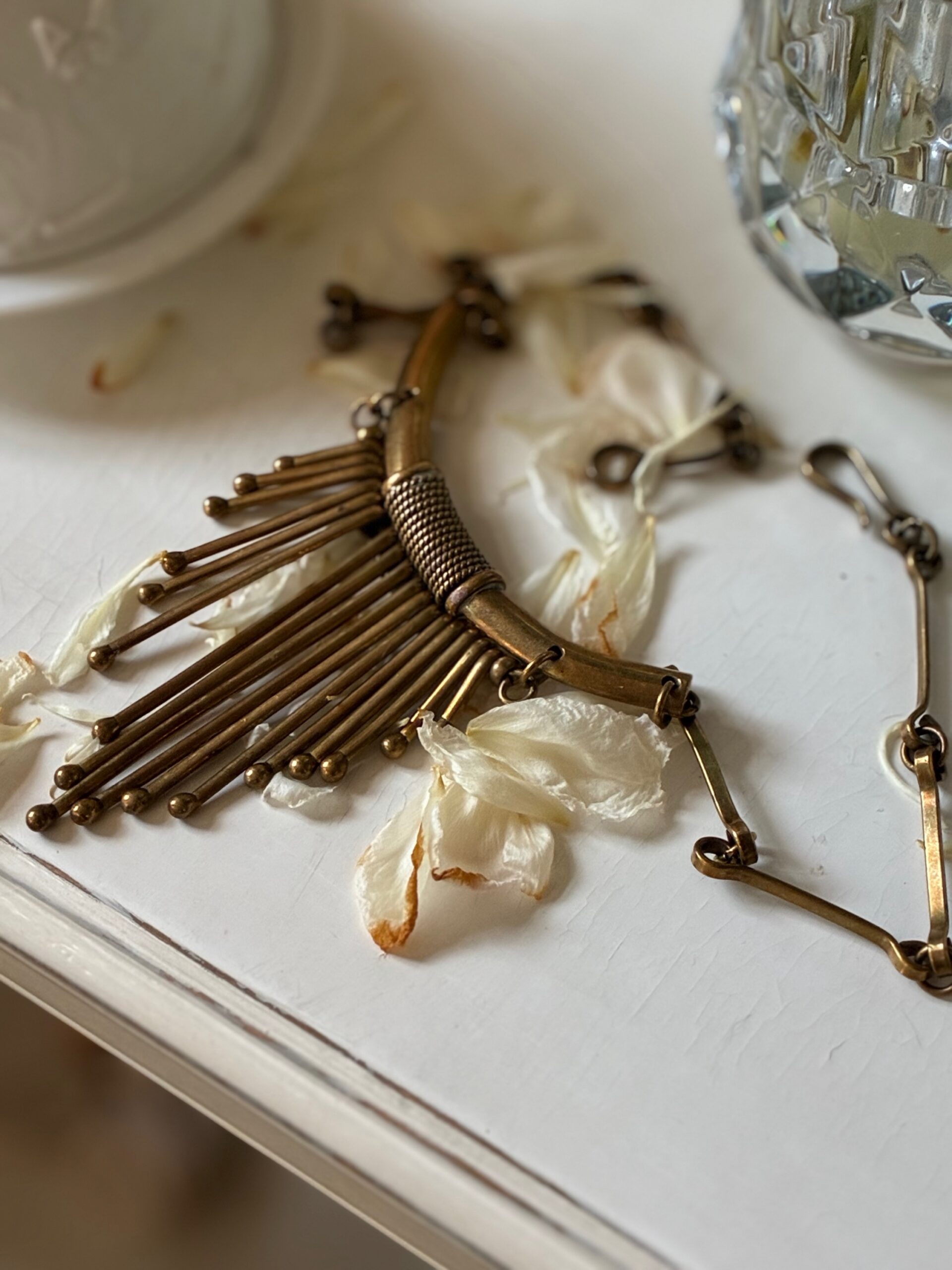 Collier Choker sculptural. Vintage années 70. Sculptural et Solaire. – Image 6