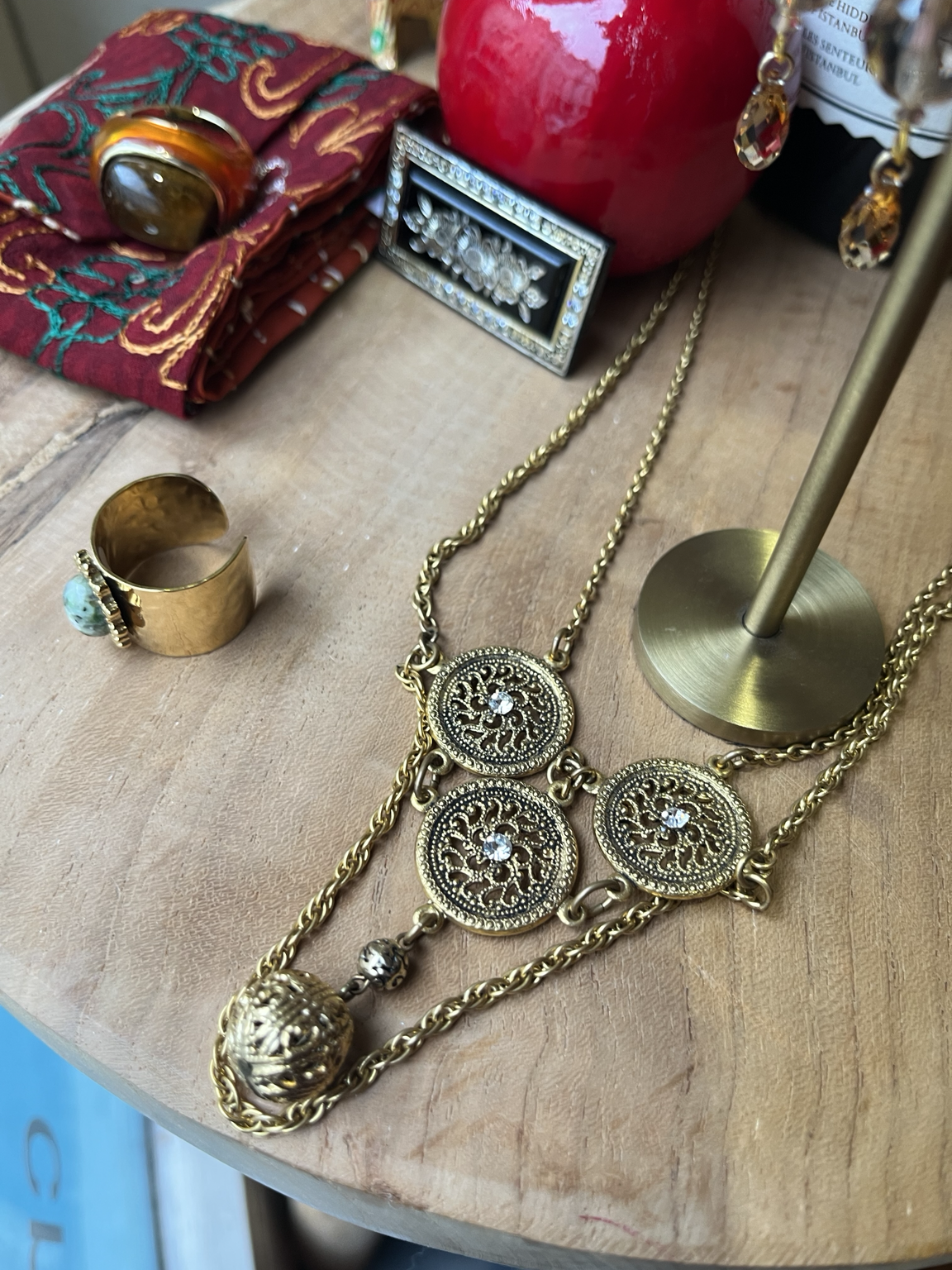 Collier Mémoire de Jaipur. Trois médaillons, un parfum de voyage – Image 6