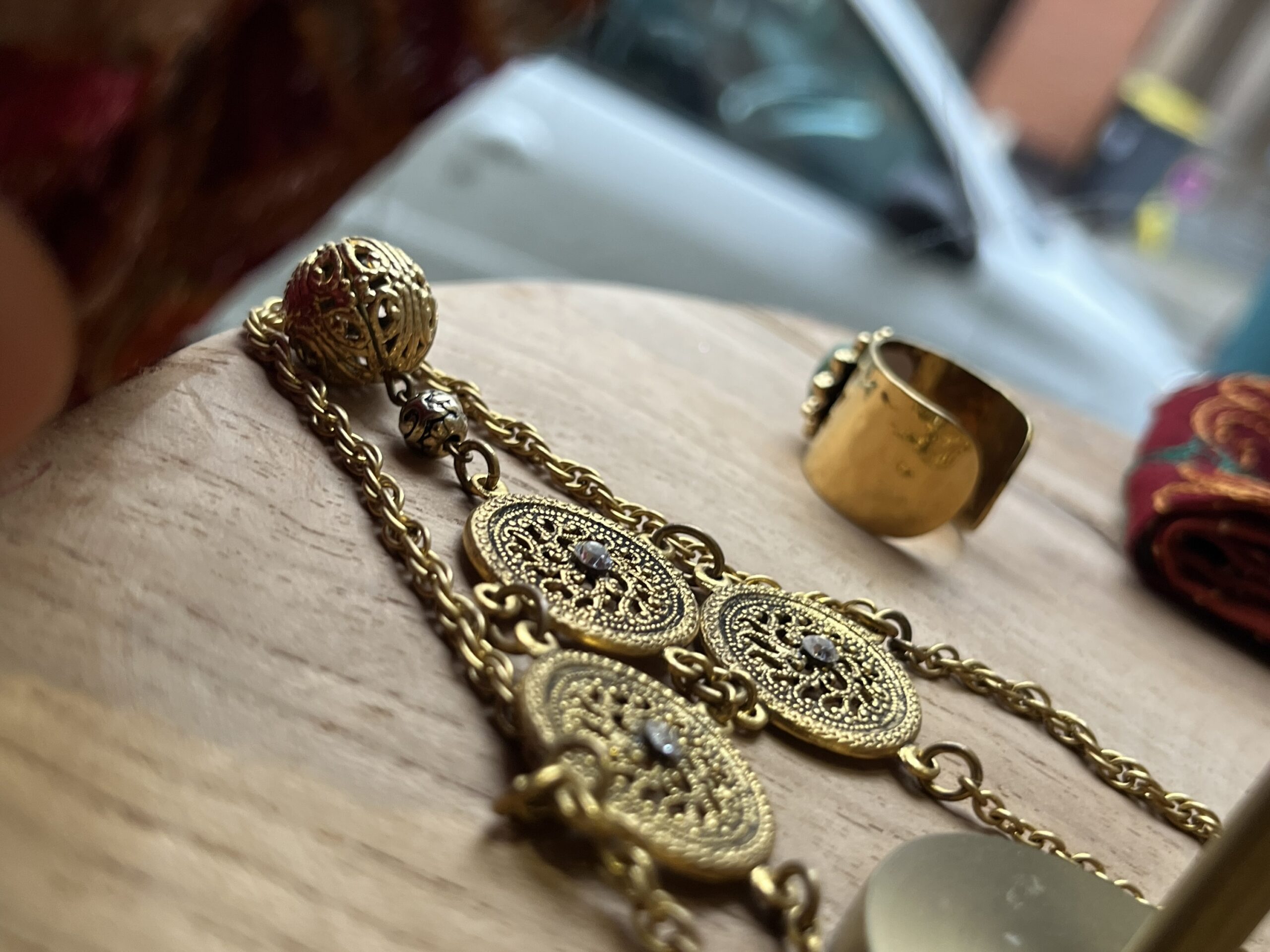 Collier Mémoire de Jaipur. Trois médaillons, un parfum de voyage – Image 5