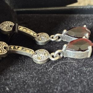 Boucles d’oreilles Éclats de Grenat - vintage. Collection Héritage Amorepiattu