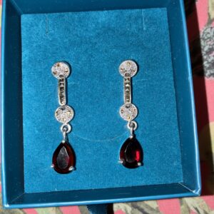 Boucles d’oreilles Éclats de Grenat  Collection Héritage — AMOREPIATTU